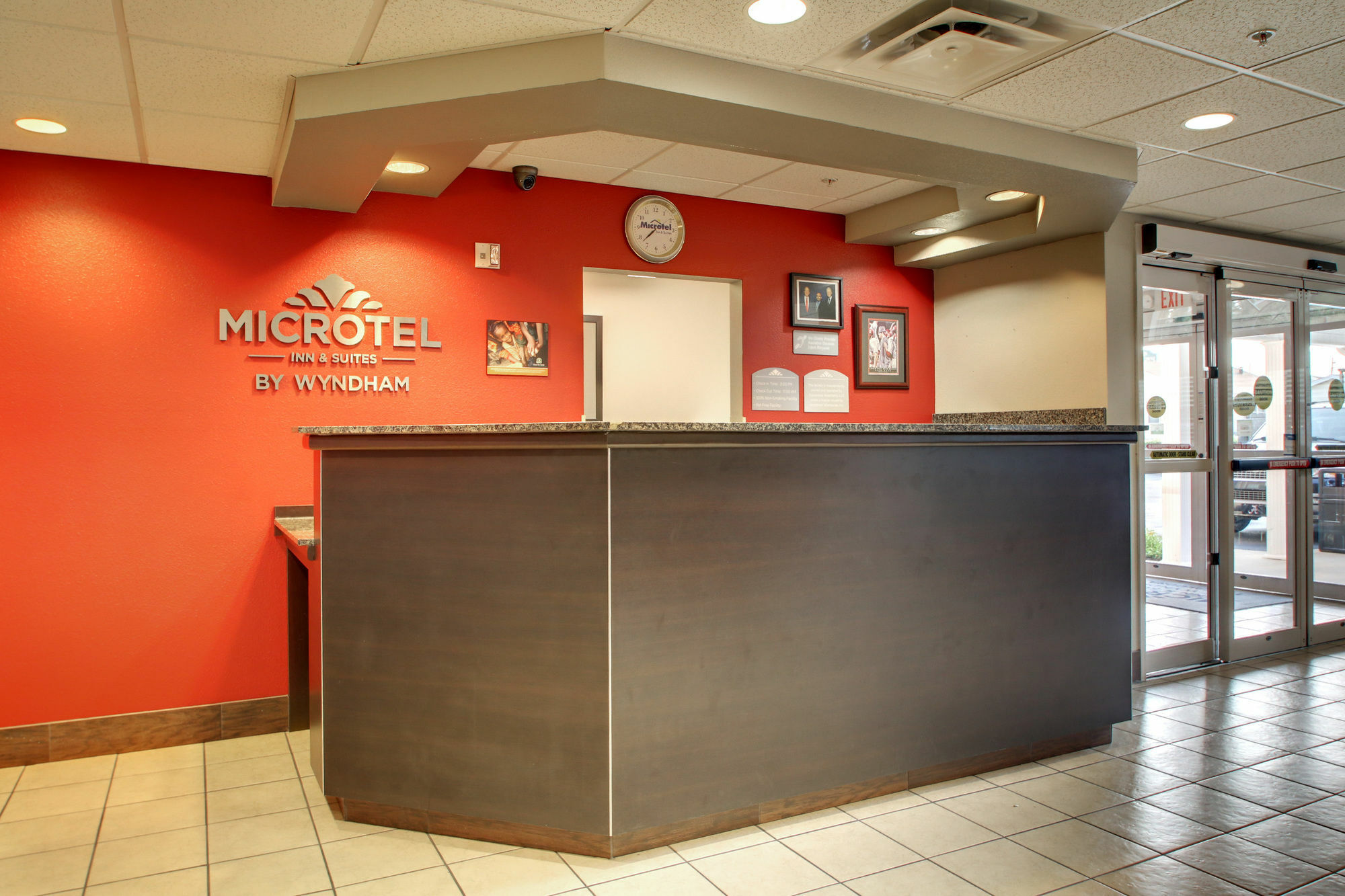 Microtel Inn & Suites By Wyndham Tuscaloosa Exterior foto